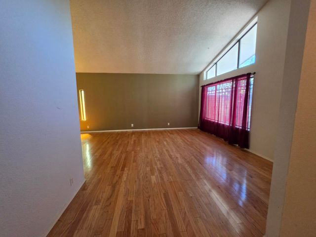 8800 Natalie Avenue NE, Albuquerque, NM 87111