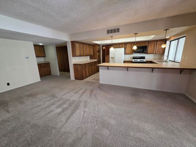 8800 Natalie Avenue NE, Albuquerque, NM 87111