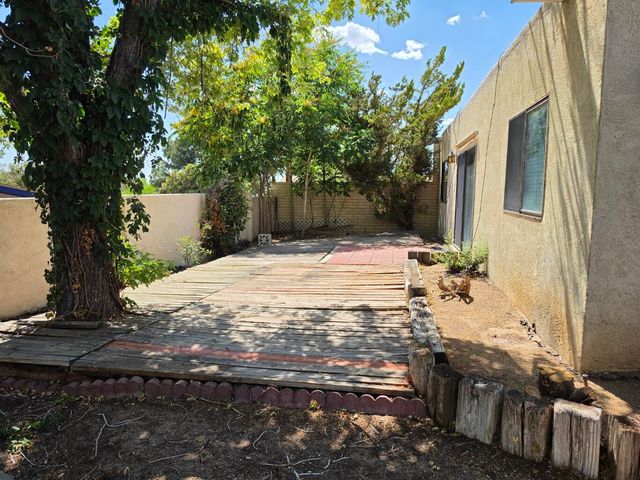 8800 Natalie Avenue NE, Albuquerque, NM 87111