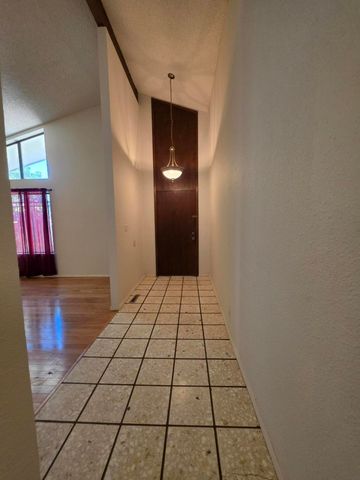 8800 Natalie Avenue NE, Albuquerque, NM 87111