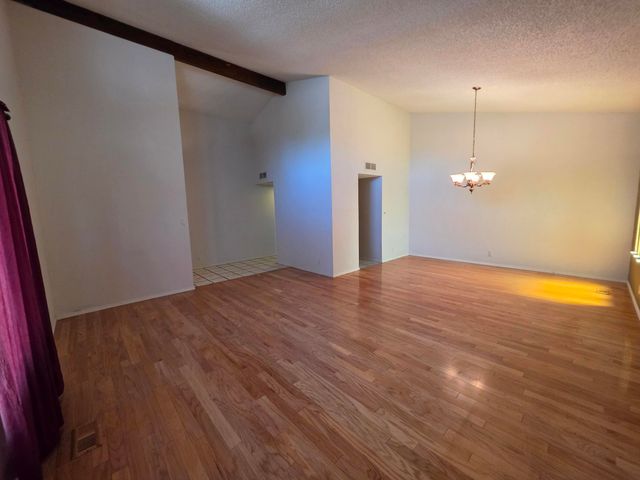 8800 Natalie Avenue NE, Albuquerque, NM 87111