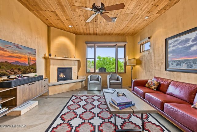 11620 N Adobe Village Place, Marana, AZ 85658