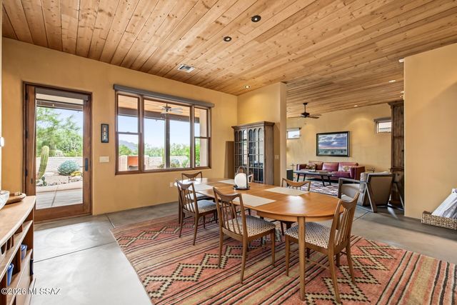 11620 N Adobe Village Place, Marana, AZ 85658