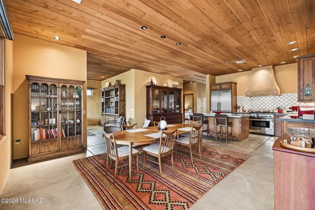 11620 N Adobe Village Place, Marana, AZ 85658
