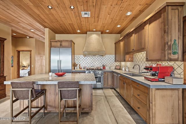 11620 N Adobe Village Place, Marana, AZ 85658