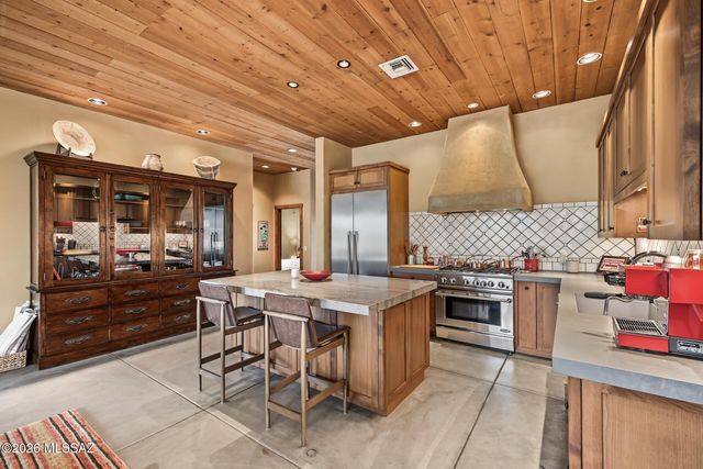 11620 N Adobe Village Place, Marana, AZ 85658