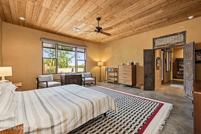 11620 N Adobe Village Place, Marana, AZ 85658