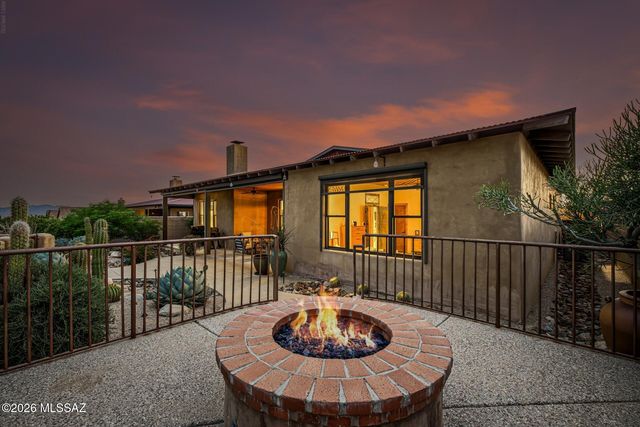 11620 N Adobe Village Place, Marana, AZ 85658