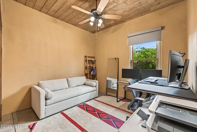 11620 N Adobe Village Place, Marana, AZ 85658