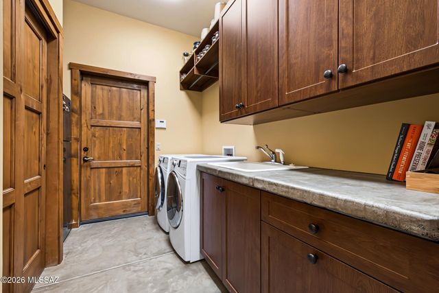 11620 N Adobe Village Place, Marana, AZ 85658