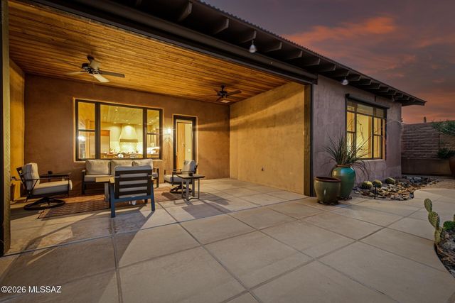 11620 N Adobe Village Place, Marana, AZ 85658