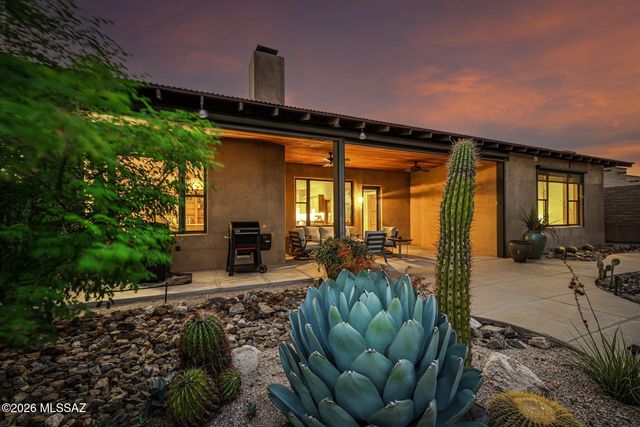 11620 N Adobe Village Place, Marana, AZ 85658