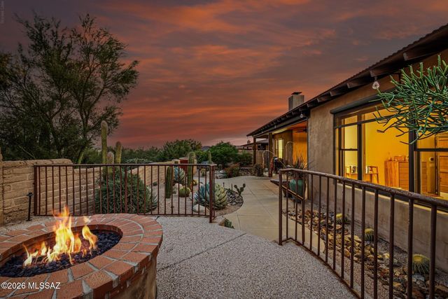 11620 N Adobe Village Place, Marana, AZ 85658