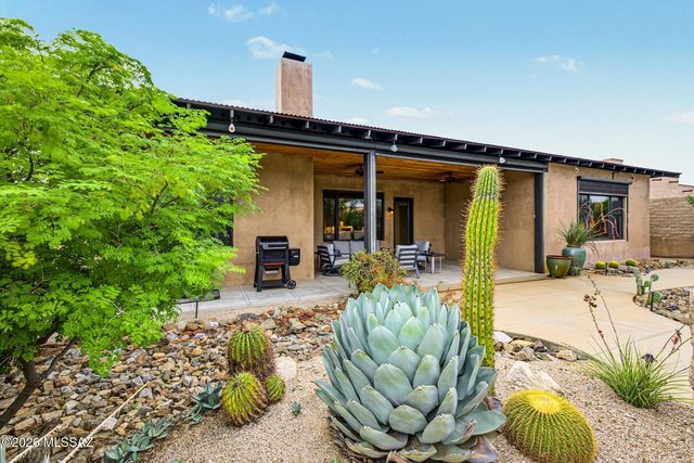 11620 N Adobe Village Place, Marana, AZ 85658