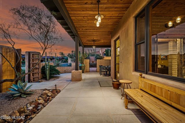 11620 N Adobe Village Place, Marana, AZ 85658