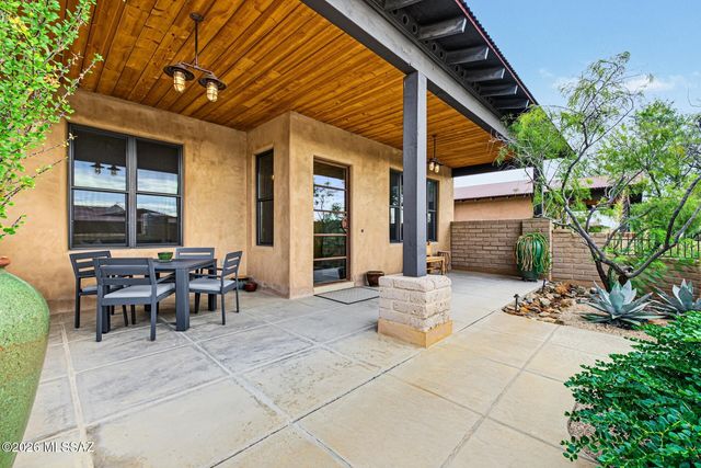 11620 N Adobe Village Place, Marana, AZ 85658