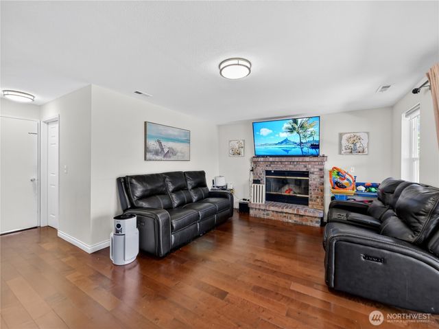 32332 19th Court SW, Federal Way, WA 98023