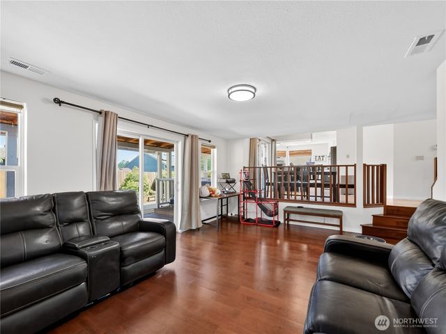32332 19th Court SW, Federal Way, WA 98023