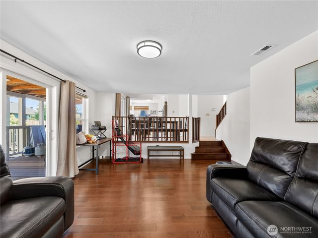 32332 19th Court SW, Federal Way, WA 98023