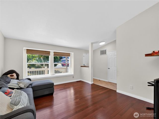 32332 19th Court SW, Federal Way, WA 98023
