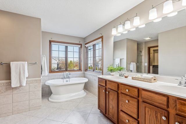 1915 NE Cameron Drive, Ankeny, IA 50021