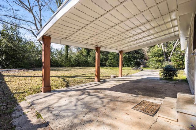 403 Chamlee Dr, Fort Valley, GA 31030