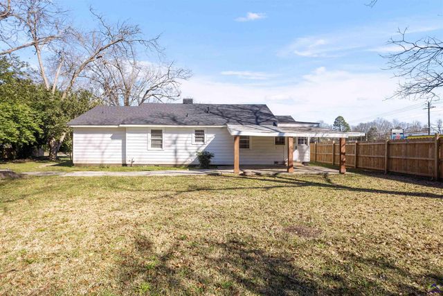 403 Chamlee Dr, Fort Valley, GA 31030