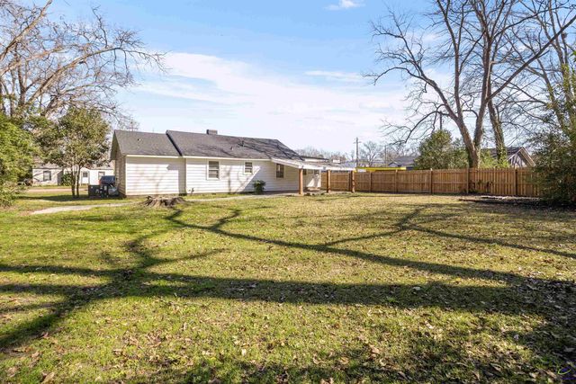 403 Chamlee Dr, Fort Valley, GA 31030