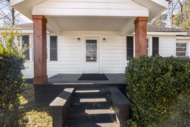403 Chamlee Dr, Fort Valley, GA 31030