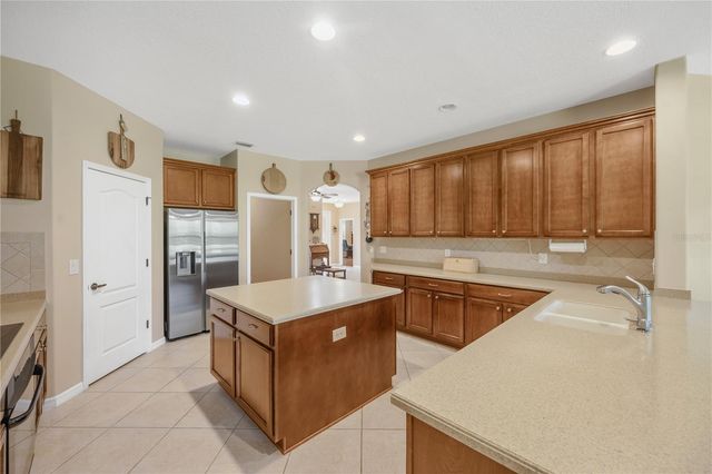 9313 LISBON STREET, Seffner, FL 33584