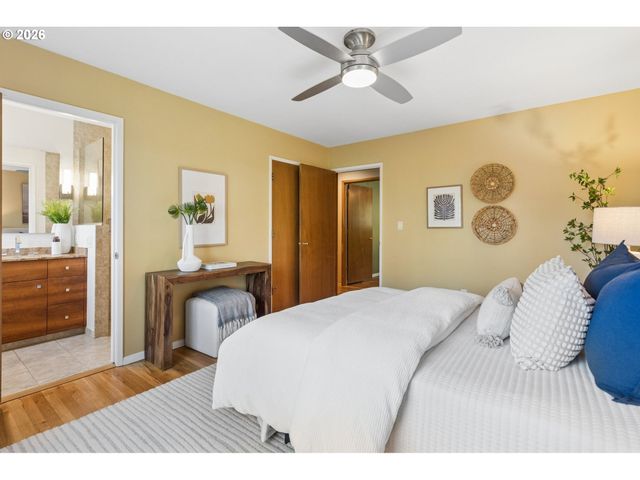 3402 Nw LURAY Ter, Portland, OR 97210