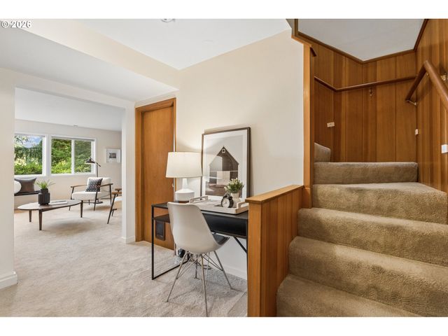3402 Nw LURAY Ter, Portland, OR 97210