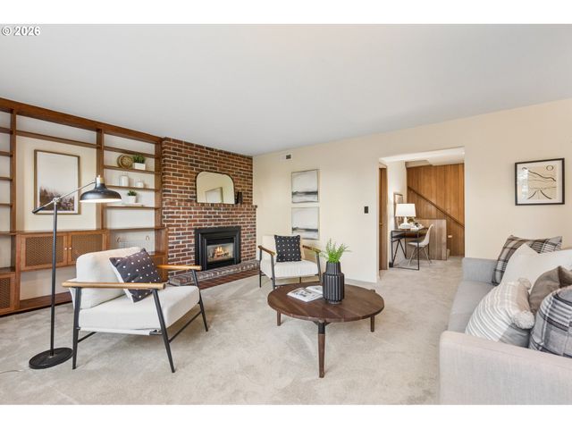 3402 Nw LURAY Ter, Portland, OR 97210