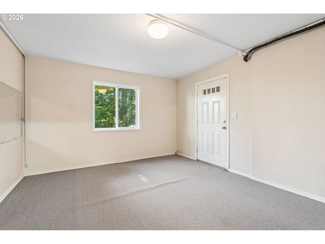 3402 Nw LURAY Ter, Portland, OR 97210