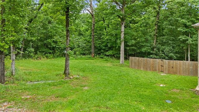 2 Stanhope Lane, Bella Vista, AR 72715