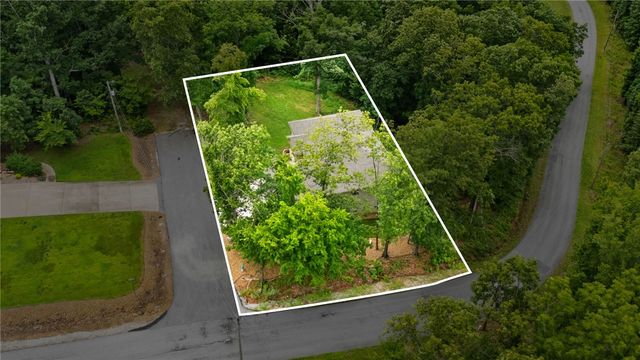2 Stanhope Lane, Bella Vista, AR 72715