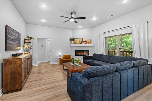 2 Stanhope Lane, Bella Vista, AR 72715