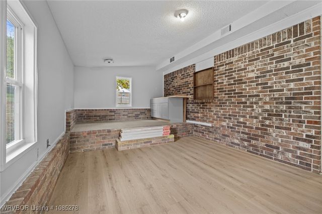 1905 28th Street, Van Buren, AR 72956