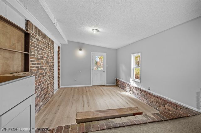 1905 28th Street, Van Buren, AR 72956