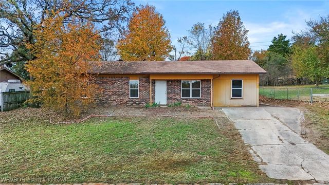 1905 28th Street, Van Buren, AR 72956