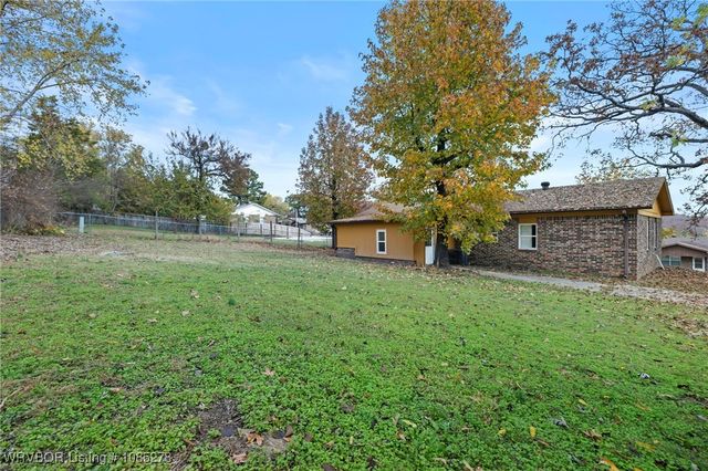 1905 28th Street, Van Buren, AR 72956