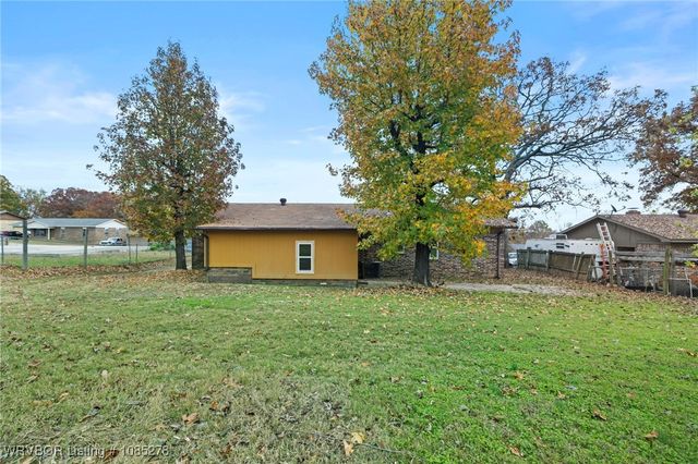 1905 28th Street, Van Buren, AR 72956