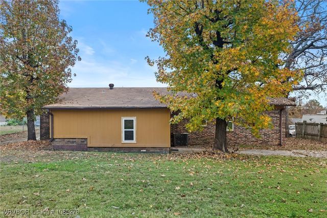 1905 28th Street, Van Buren, AR 72956