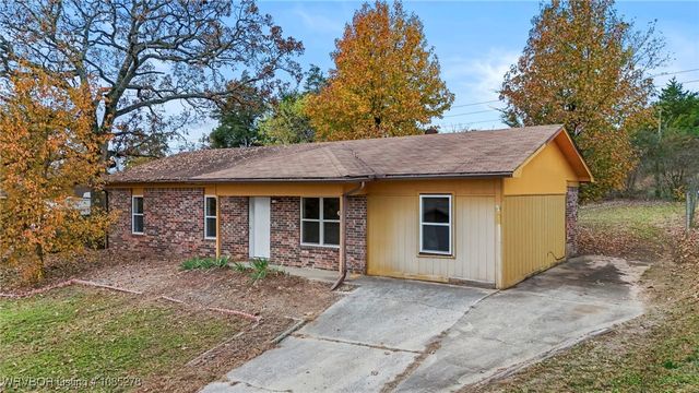 1905 28th Street, Van Buren, AR 72956