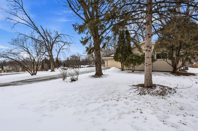 12921 James Avenue S, Burnsville, MN 55337