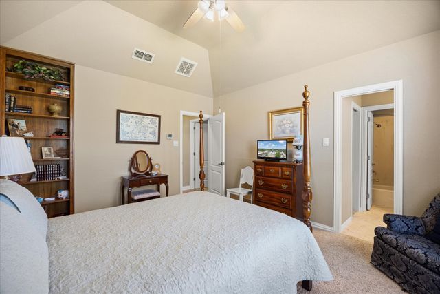 2101 W Emerald Bend Court, Granbury, TX 76049
