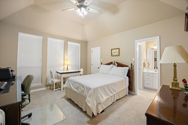 2101 W Emerald Bend Court, Granbury, TX 76049