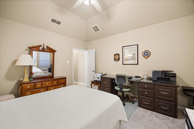 2101 W Emerald Bend Court, Granbury, TX 76049
