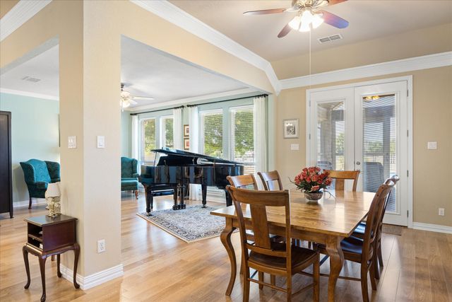2101 W Emerald Bend Court, Granbury, TX 76049
