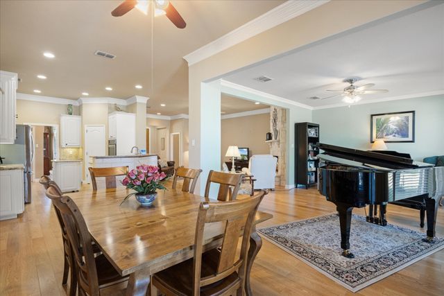 2101 W Emerald Bend Court, Granbury, TX 76049
